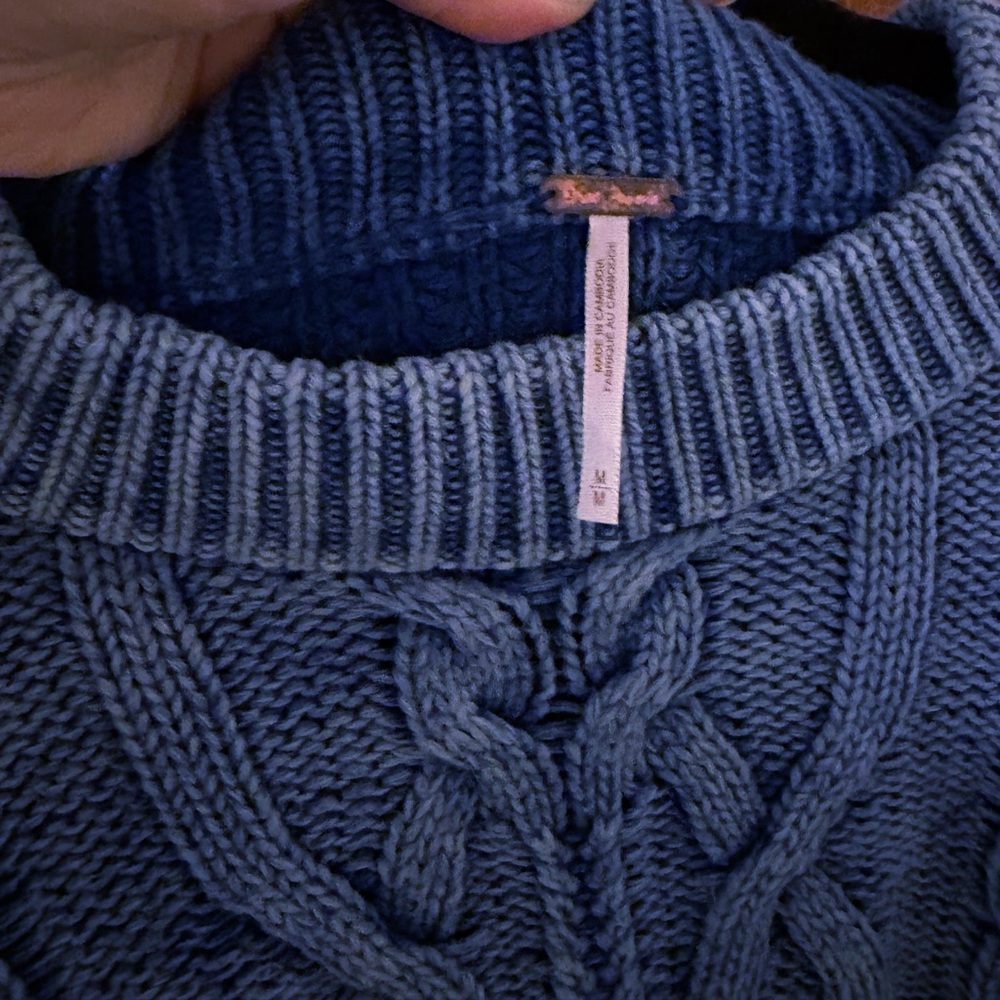 FREE PEOPLE Frankie Cable Knit Jumper Sweater Blue Quartz NWOT Size M - Picture 3 of 4